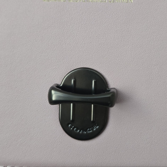 Coach Studio 19 - Picture 8 of 16